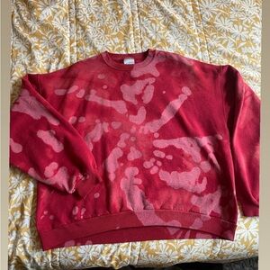 Stylish Red Tie-Dye Women's Crew Neck Sweater